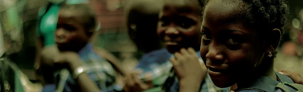 Pessoas pousando para foto